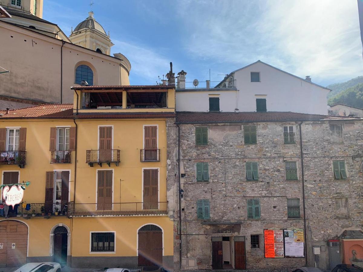 Albergo Dell'Angelo Pieve di Teco Екстериор снимка
